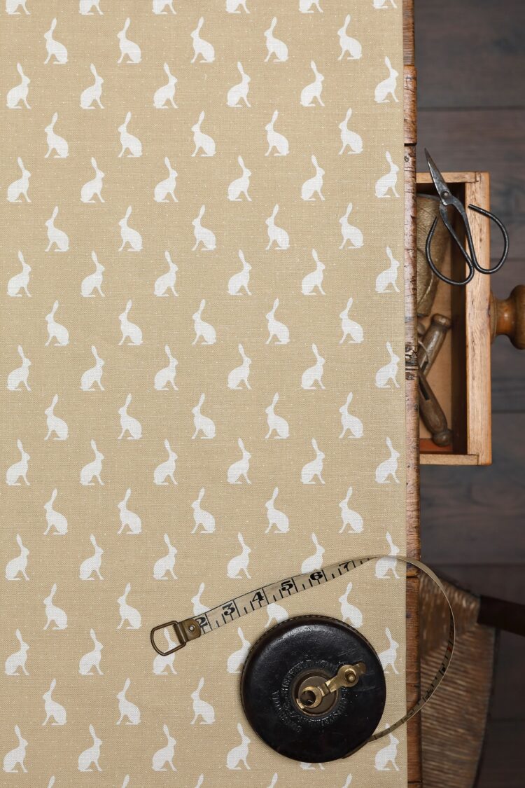 Hops (Mini) ~ Sand on Cream Linen