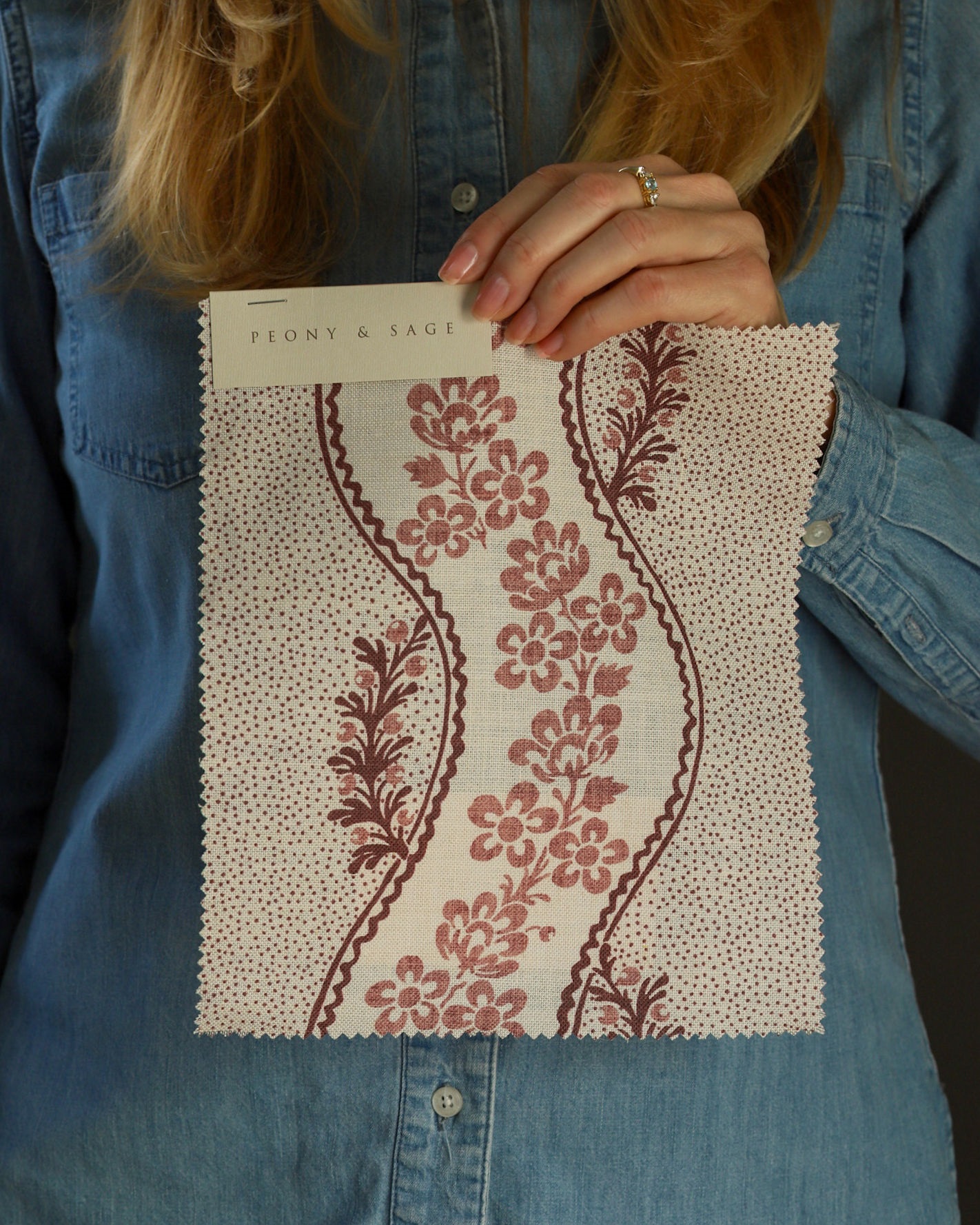 Sienna Daisies Summerfruits on Cream Linen - Image 2