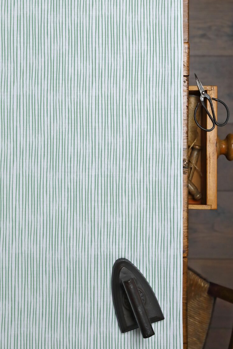Bamboo ~ Tulip Green on Belgian White Linen
