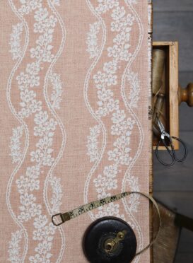 Sienna Daisies Cinnamon Blotch on Cream Linen