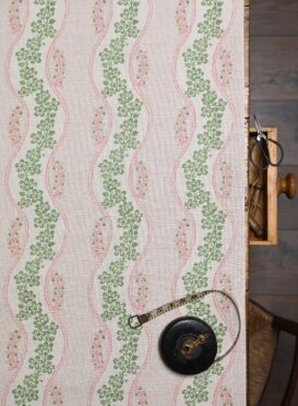 Sienna Daisies Pink and Green on Cream Linen