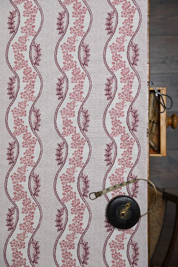 Sienna Daisies Summerfruits on Cream Linen
