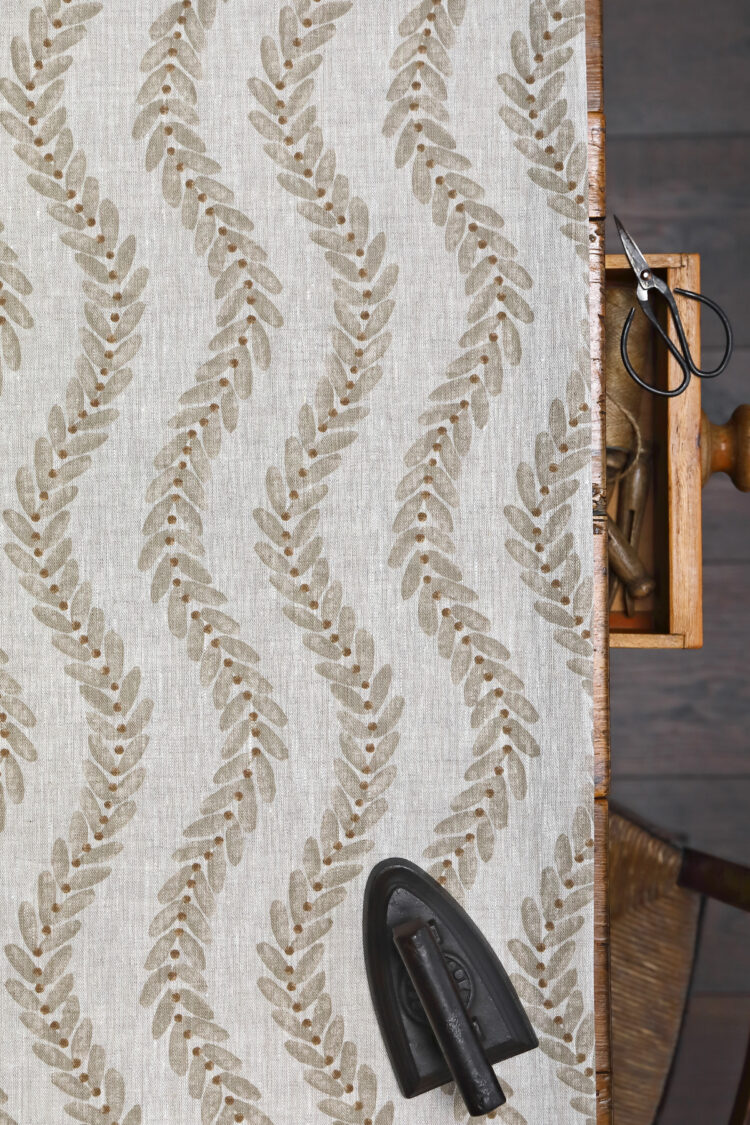 Willow Light Gray and Mouses Back on Dune Linen