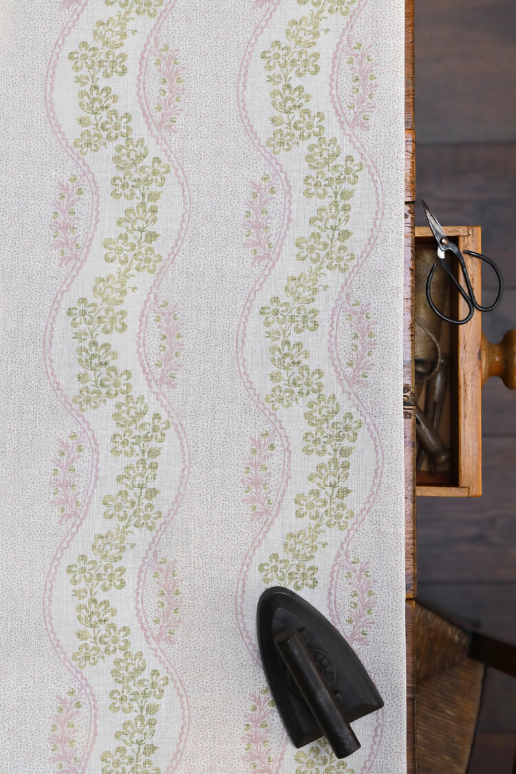 Sienna Daisies Limeleaf and Mulberry Pink on Stone Linen