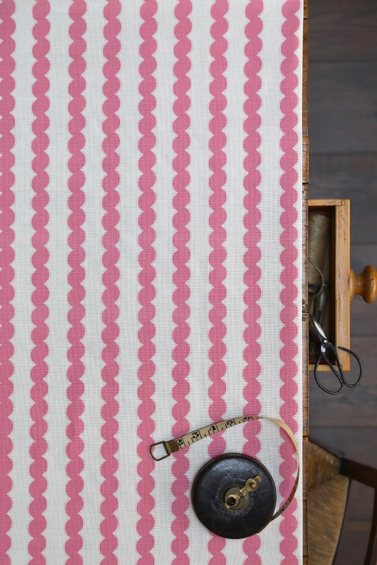 Snakey Stripe Ripple on Cream Linen