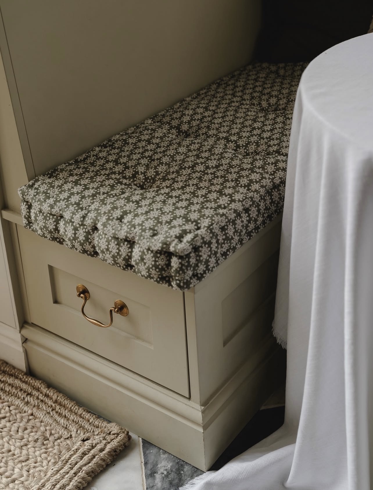 Luna Forest Green Blotch on Dune Linen - Image 3