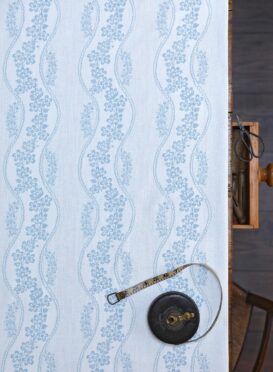 Sienna Daisies Marina Blue on Chunky White Linen Union