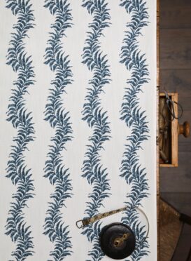 French Fern Mussel on Chunky White Linen Union