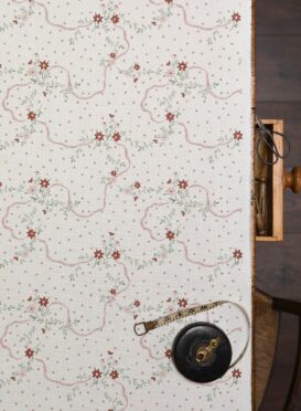 Cordee Caramel Pinks on Double Cream Linen