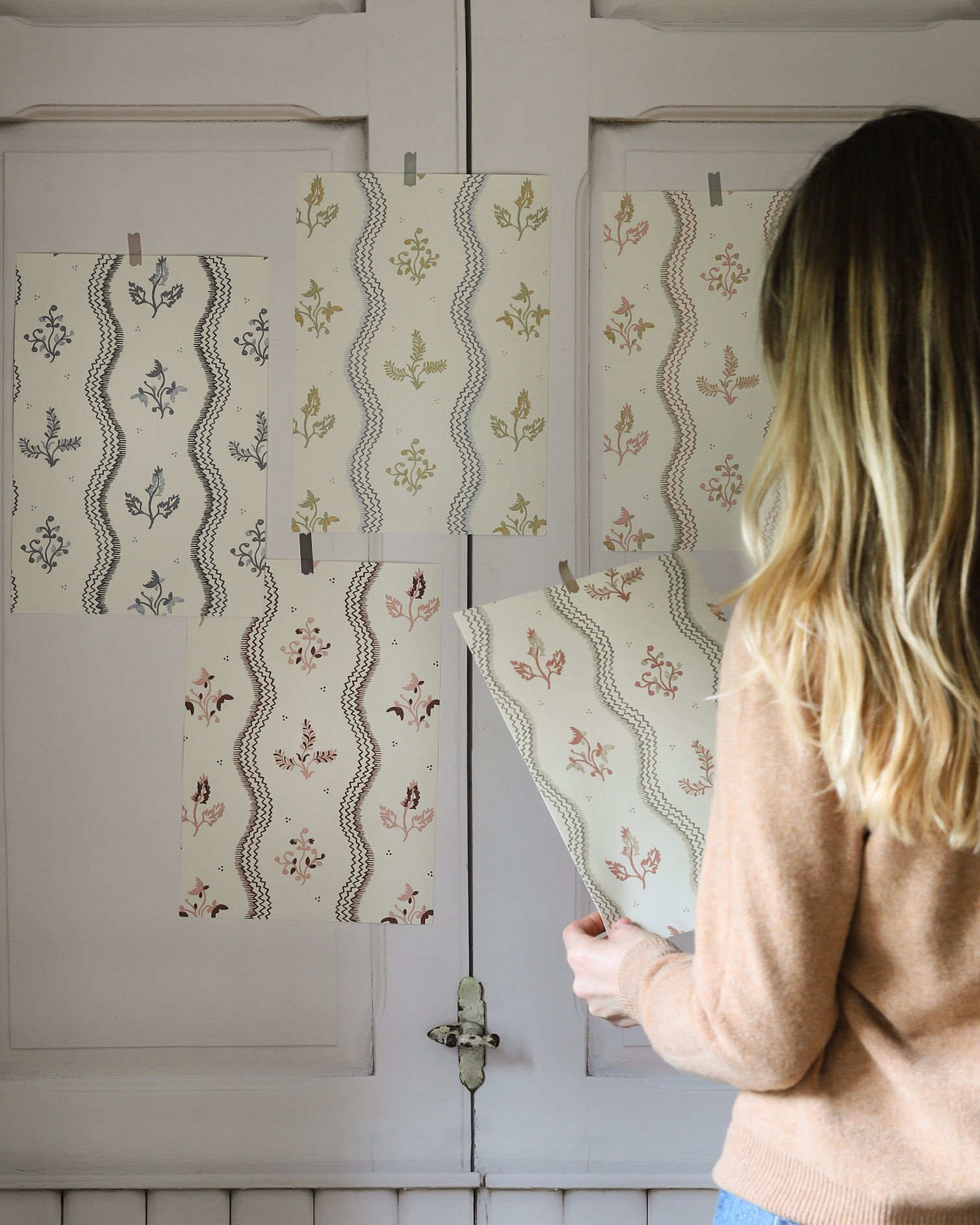 Zaggie Burgundy + Pink Wallpaper - Image 4