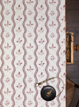 Zaggie Burgundy + Pink on Ivory Linen