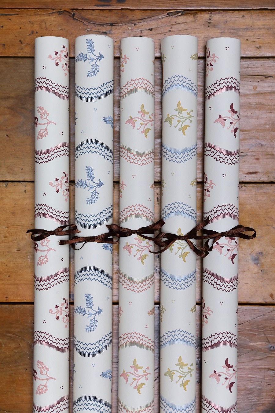 Zaggie Burgundy + Pink Wallpaper - Image 2