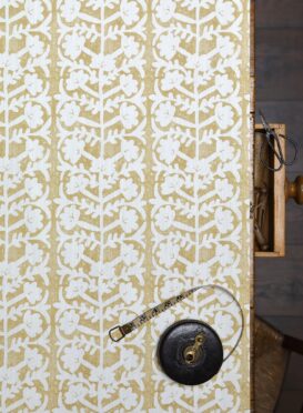 Antibes Grande Newport Gorse Blotch on Chunky White Linen Union