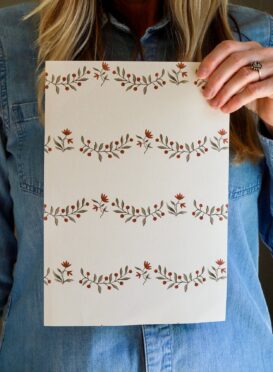 Daisy Scallop Wallpaper ALL COLOURWAYS