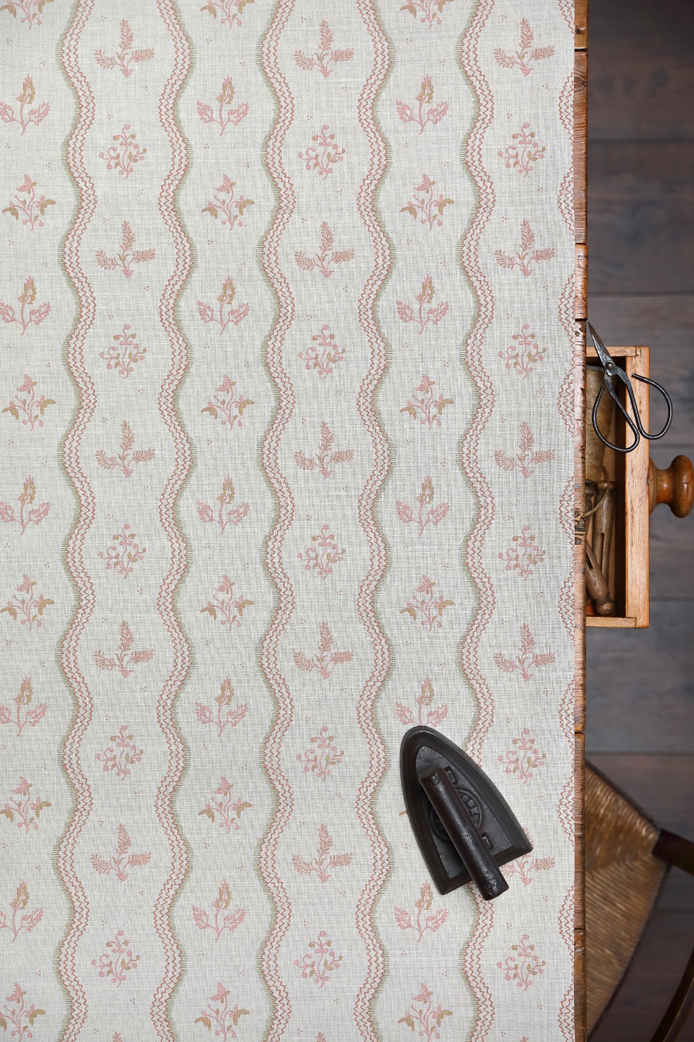 Zaggie Olive + Sand Pink on Stone Linen