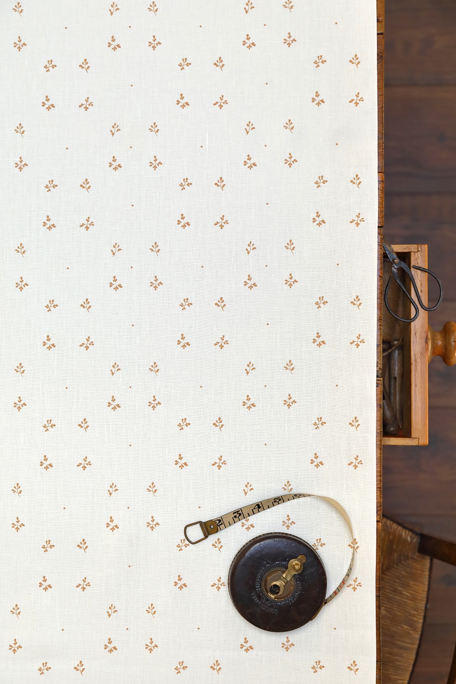 Porcelaine ~ Honeycomb on Ivory Linen